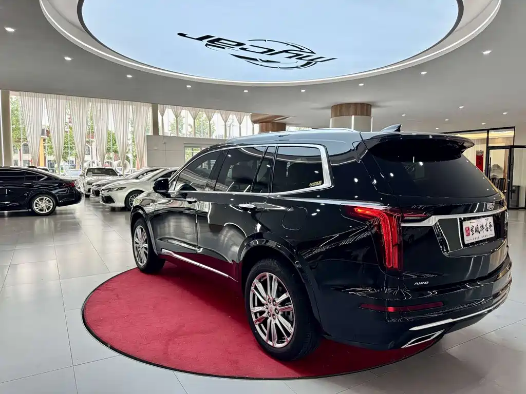 Cadillac XT6 2021 — фото 8