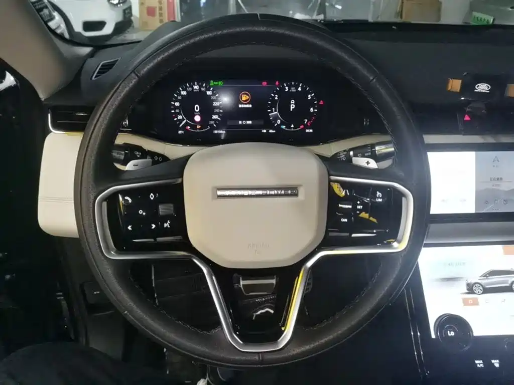 Land Rover Evoque 2021 — фото 11