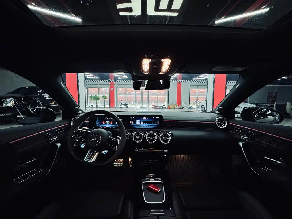 Mercedes-Benz A-Class AMG 2024 — фото 30