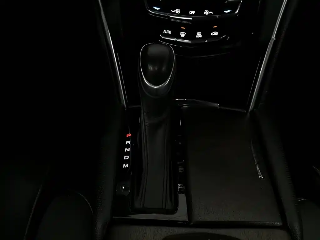 Cadillac XTS 2018 — фото 13