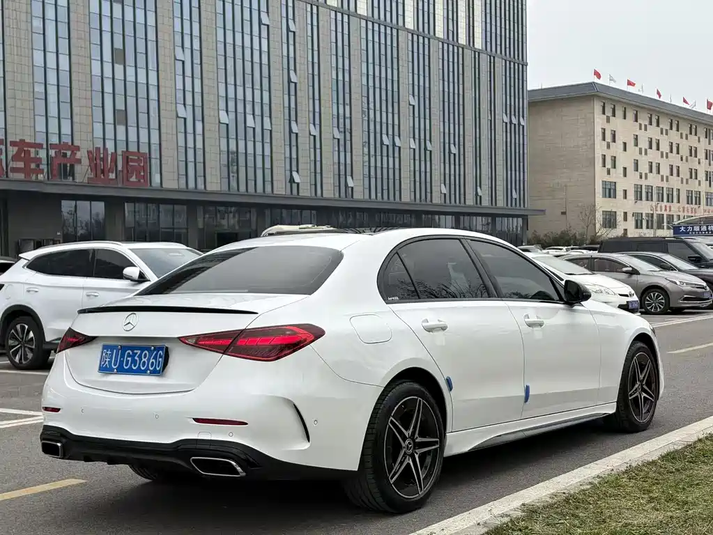 Mercedes-Benz C-Class 2023 — фото 13