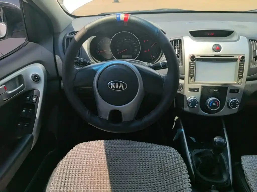 Kia Forte 2015 — фото 11
