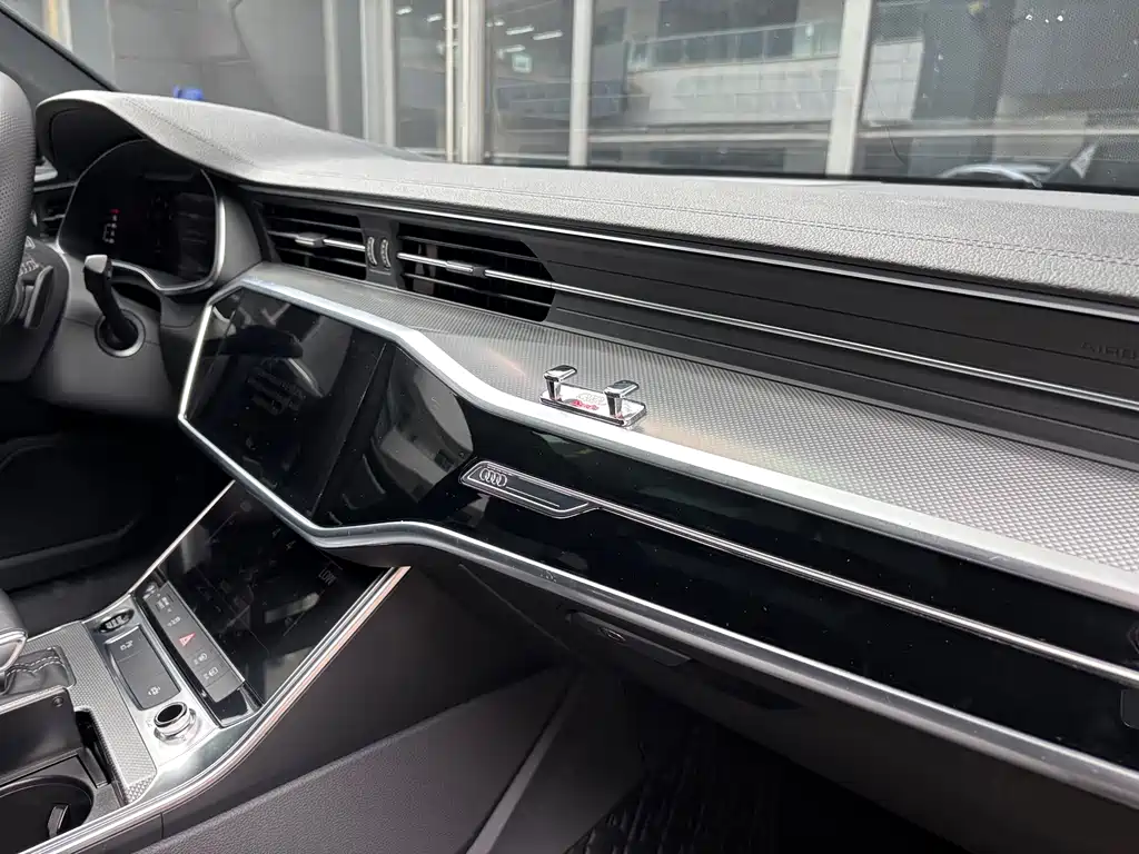 Audi A6L 2022 — фото 46