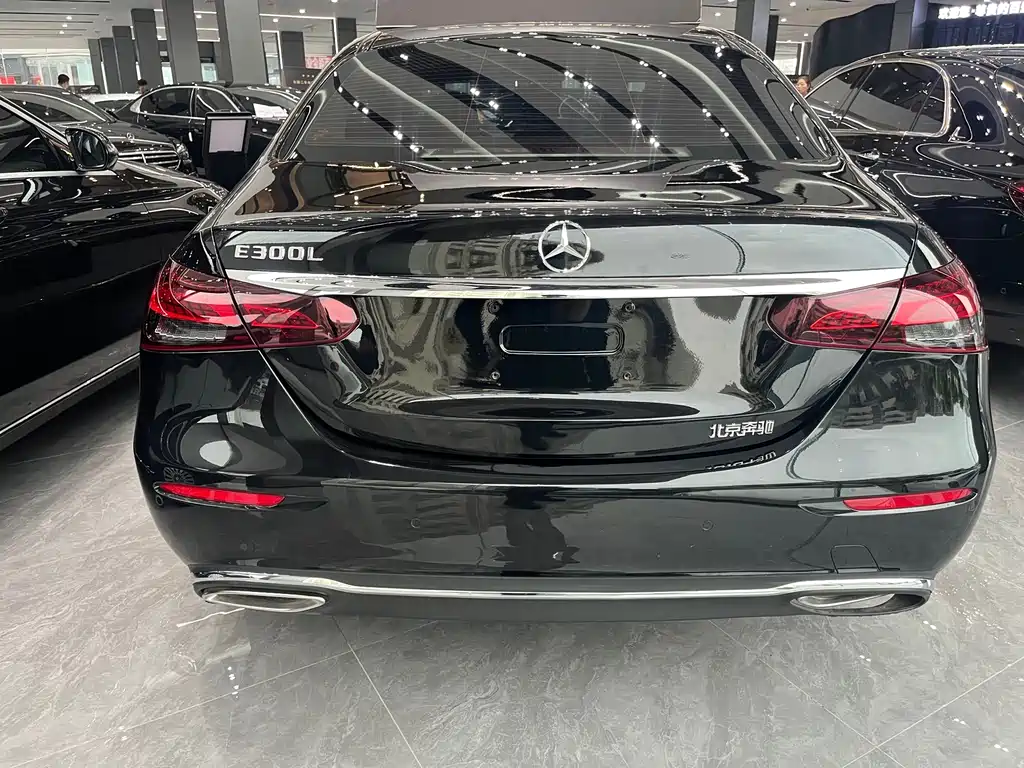 Mercedes-Benz E-Class 2021 — фото 12