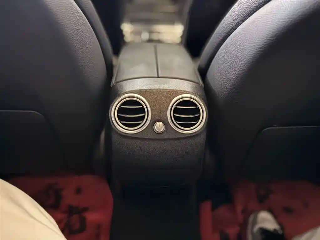 Mercedes-Benz GLC 2018 — фото 11