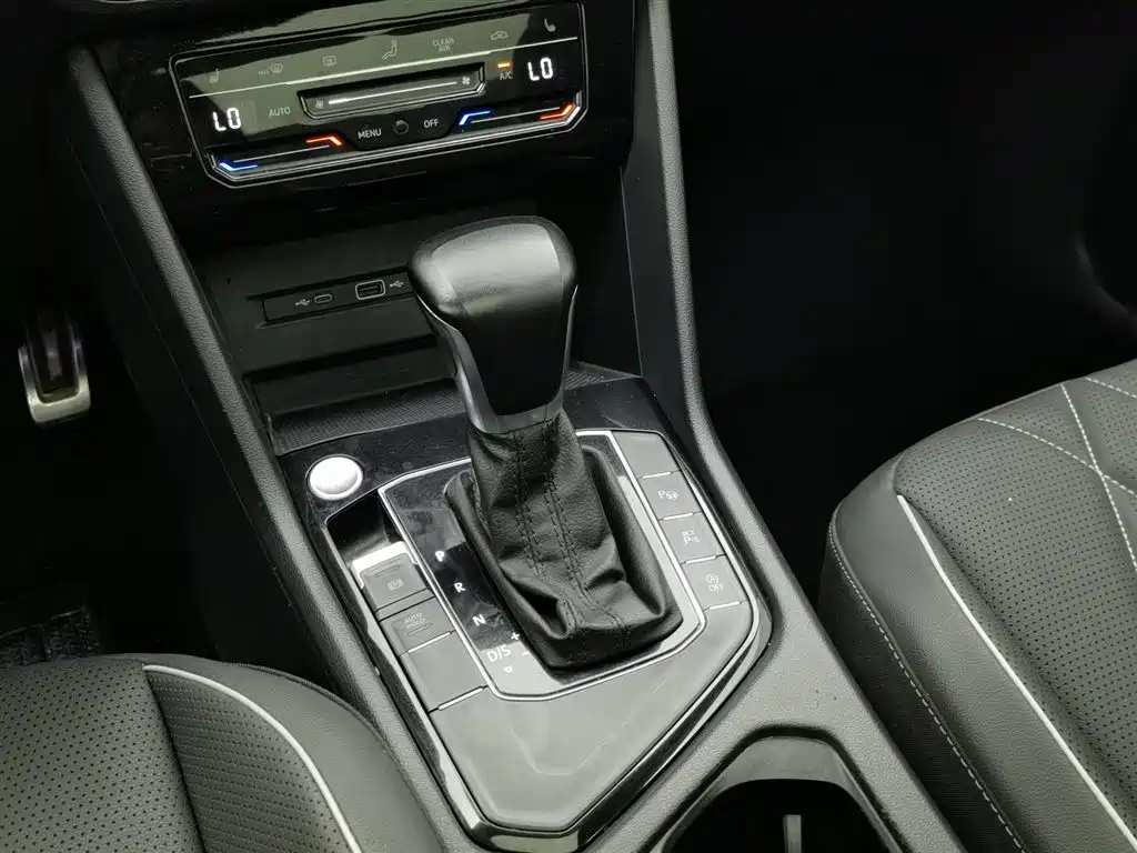 Volkswagen Tiguan L 2022 — фото 13