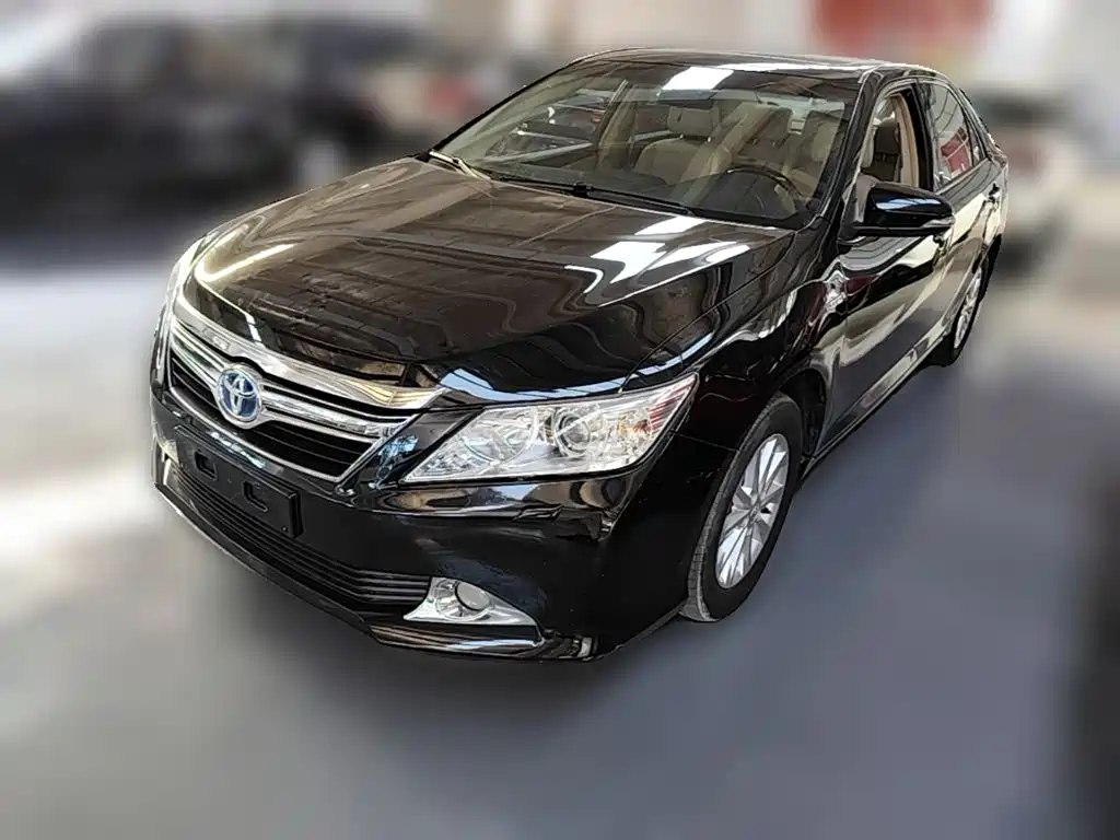 Toyota Camry 2015 — фото 1