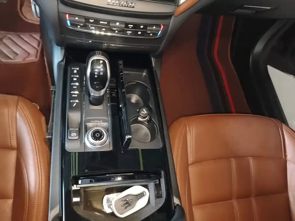 Maserati Ghibli 2019 — фото 14