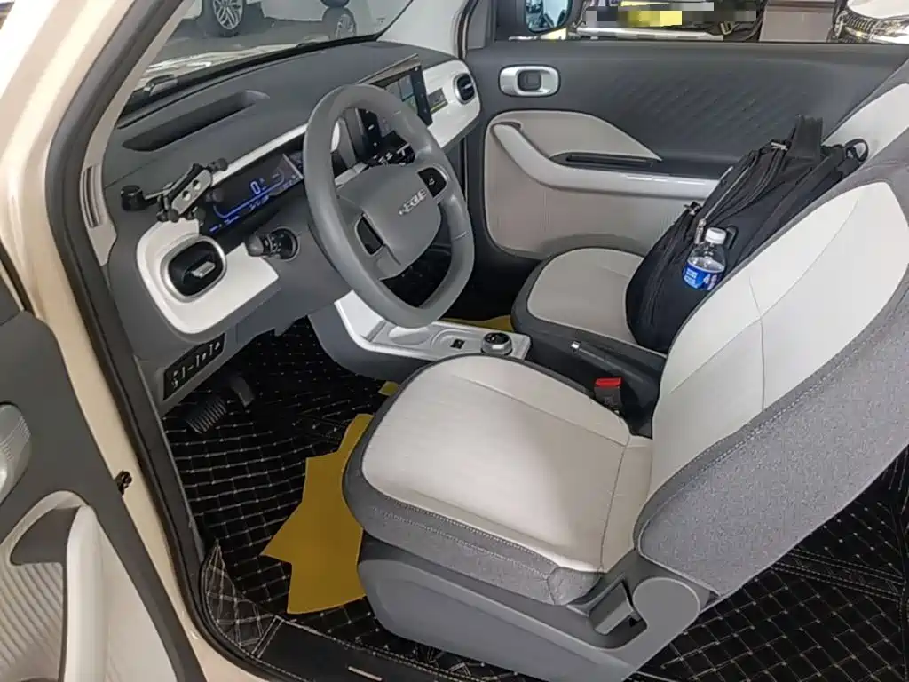 Geely Galaxy Panda 2025 — фото 15
