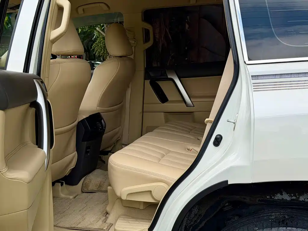 Toyota Prado 2017 — фото 18