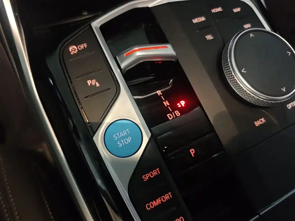 BMW i4 2025 — фото 20