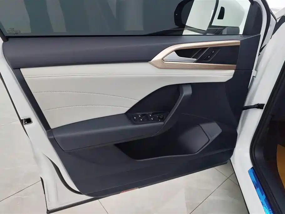 Volkswagen Tharu 2025