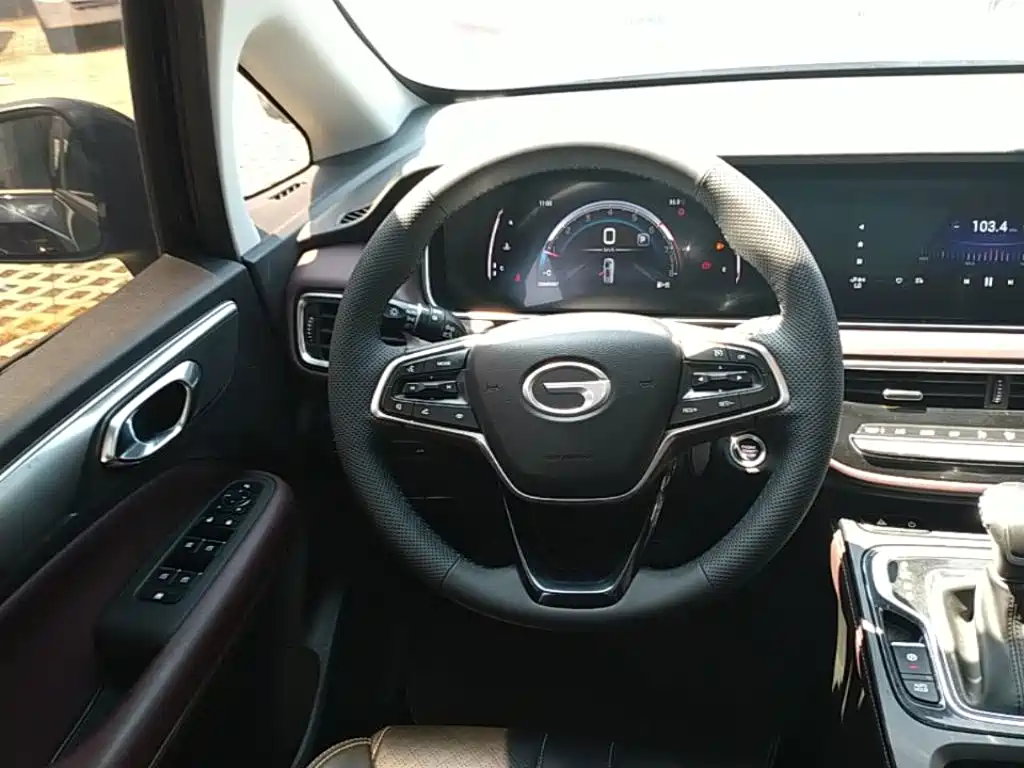 GAC Trumpchi M6 2022 — фото 11