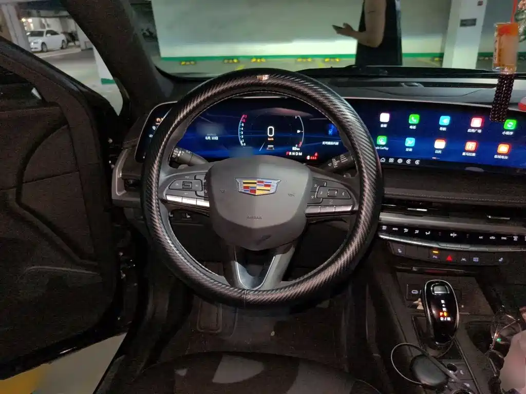 Cadillac XT4 2023 — фото 7