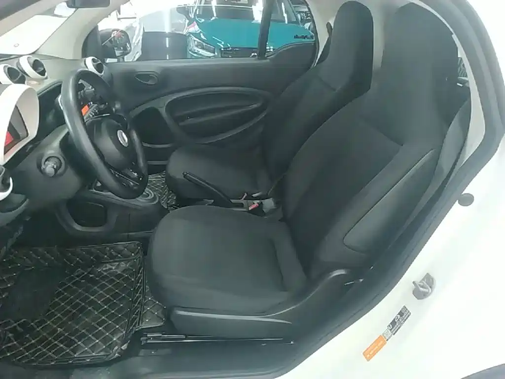 smart fortwo 2018 — фото 17