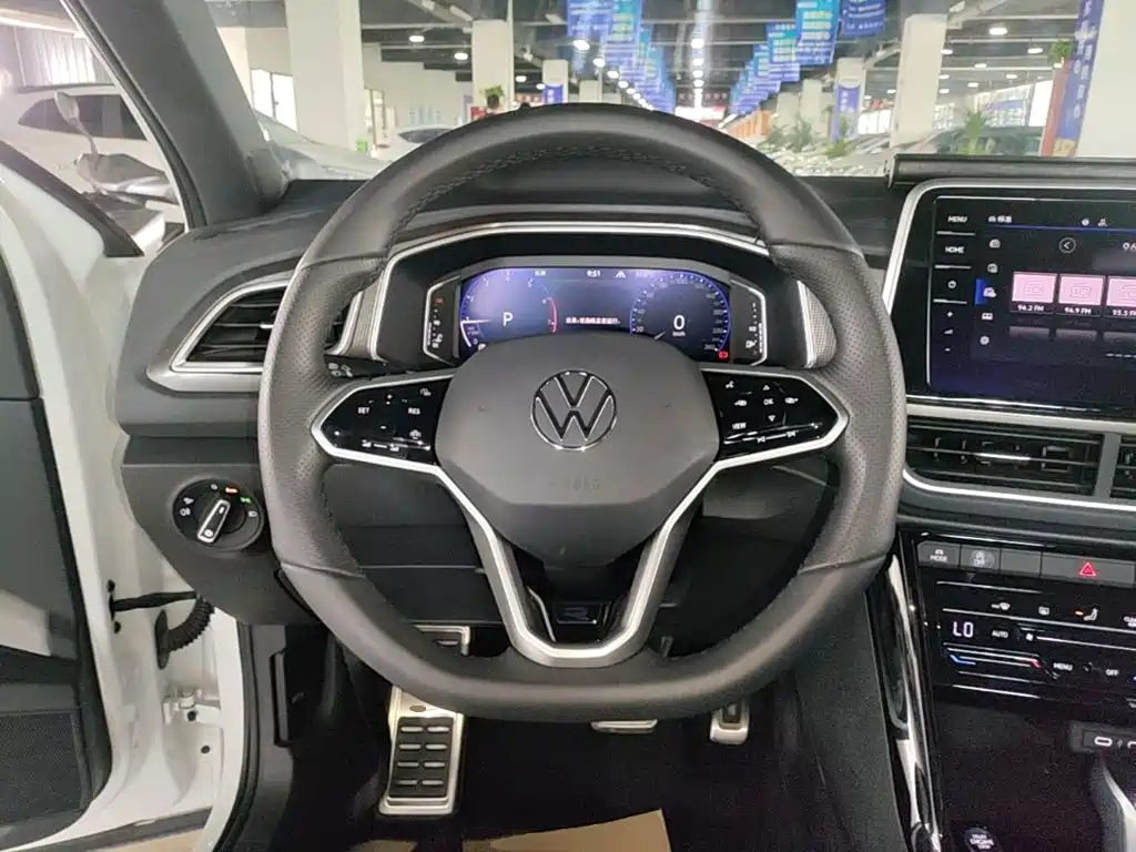 Volkswagen T-Roc 2025 — фото 11