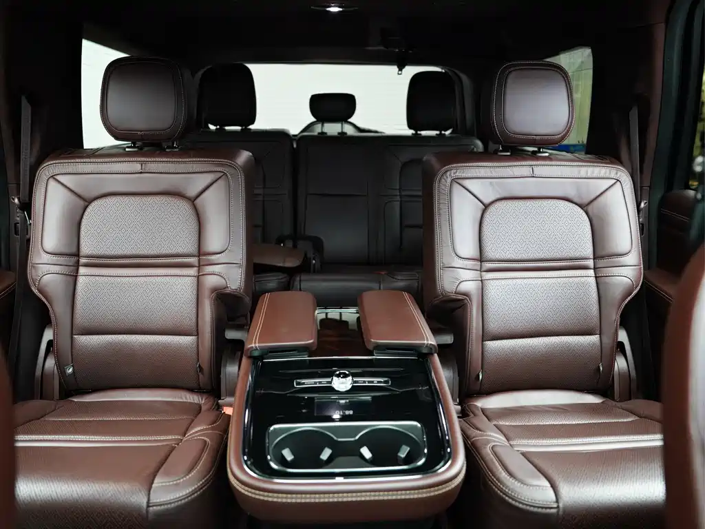 Lincoln Navigator 2021 — фото 10