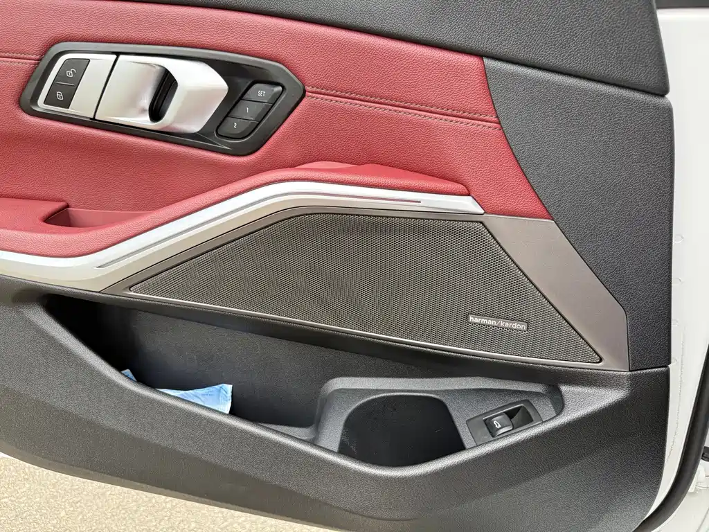 BMW 3 Series 2023 — фото 10