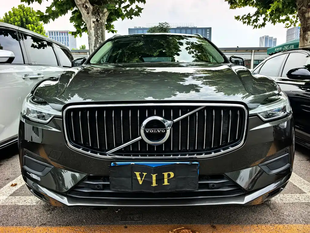 Volvo XC60 2019 — фото 2