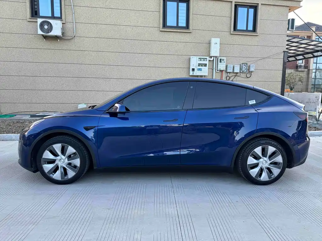 Tesla Model Y 2022 — фото 11