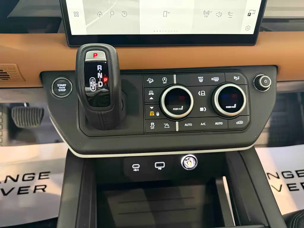 Land Rover Defender 2024 — фото 13