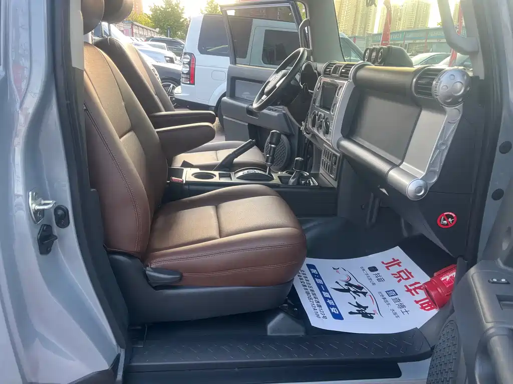 Toyota FJ Cruiser 2019 — фото 11