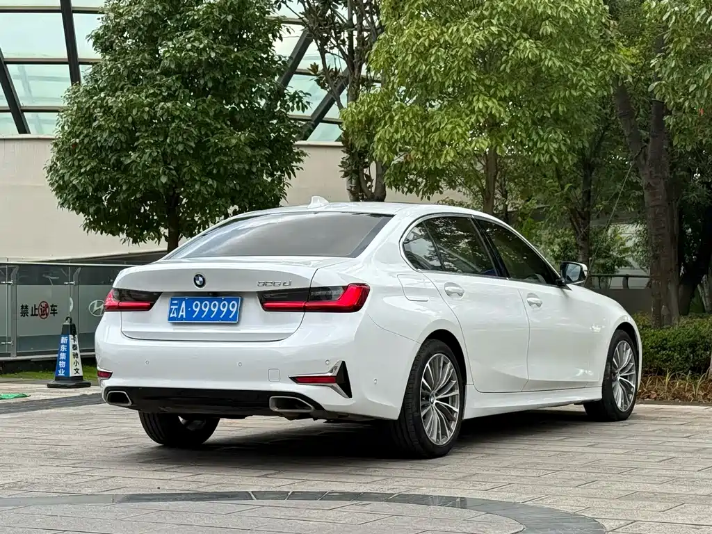 BMW 3 Series 2019 — фото 6