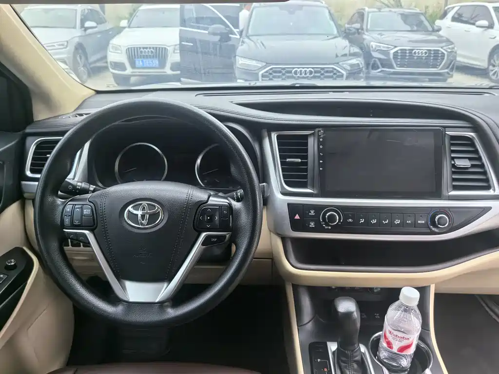 Toyota Highlander 2020 — фото 19