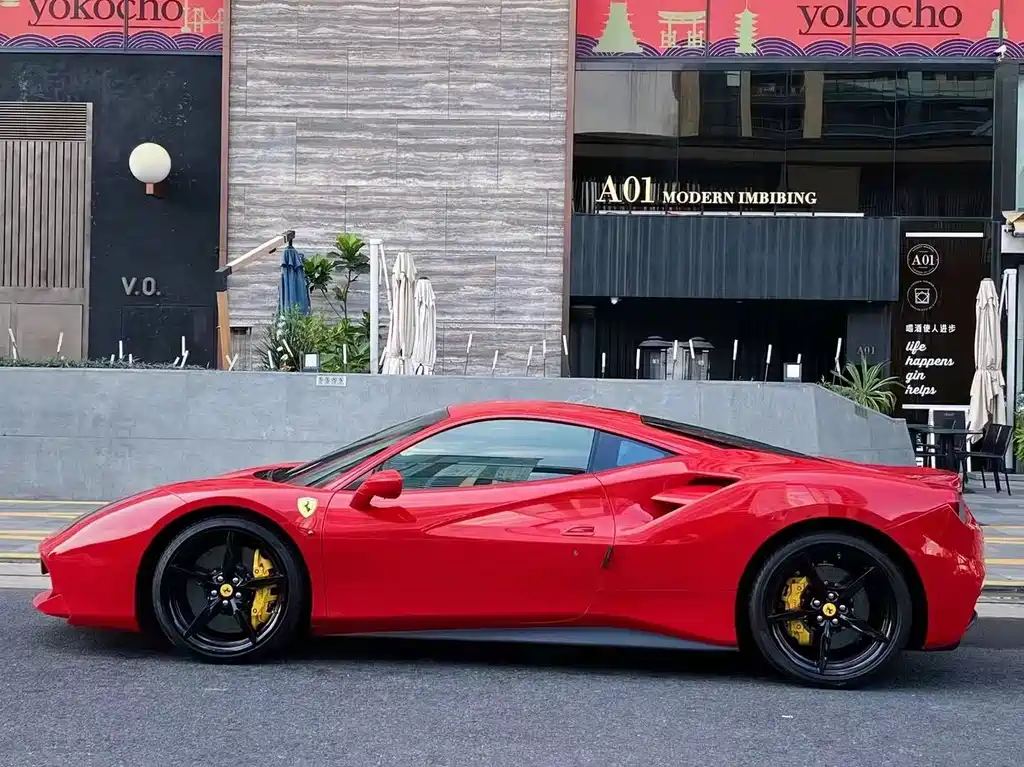 Ferrari 488 2018 — фото 3
