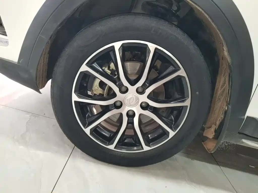 Dongfeng Fengxing SX6 2020 — фото 23