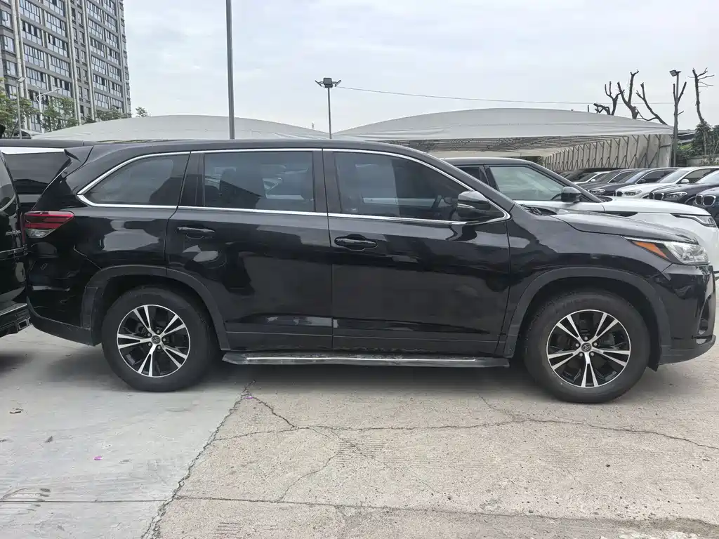 Toyota Highlander 2020 — фото 14