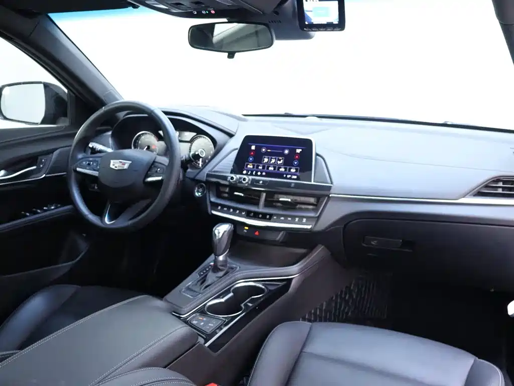 Cadillac CT4 2022 — фото 19