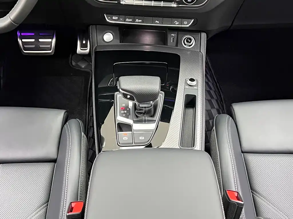 Audi Q5L 2025 — фото 12