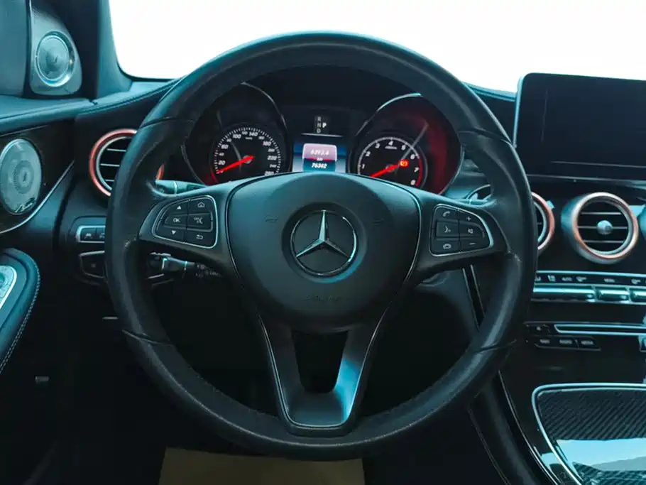 Mercedes-Benz GLC 2018 — фото 15