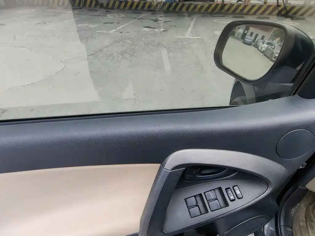 Toyota RAV4 2013 — фото 11