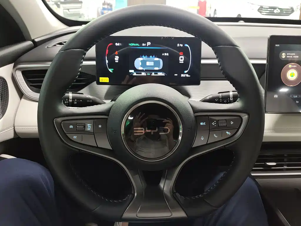 BYD Seal 05 DM-i 2025 — фото 10