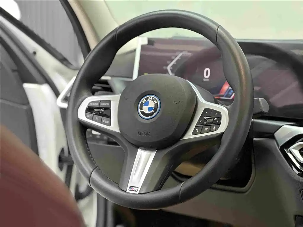 BMW i3 2024 — фото 11