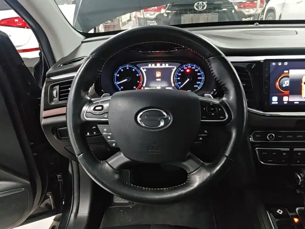 GAC Trumpchi GS8 2017 — фото 11