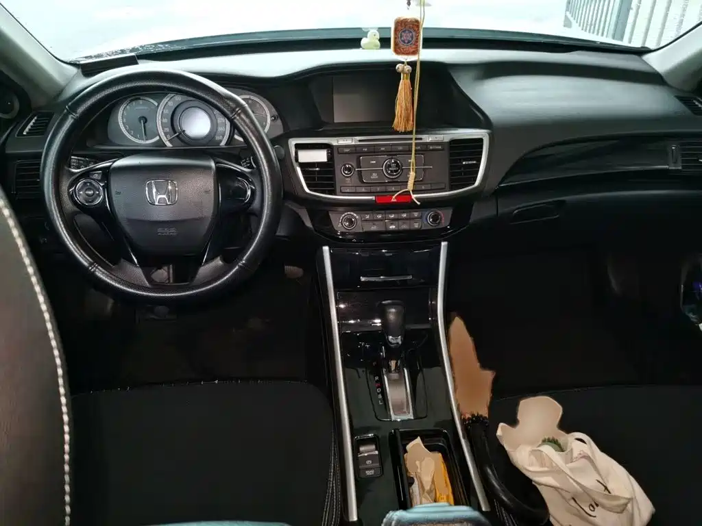 Honda Accord 2017 — фото 13