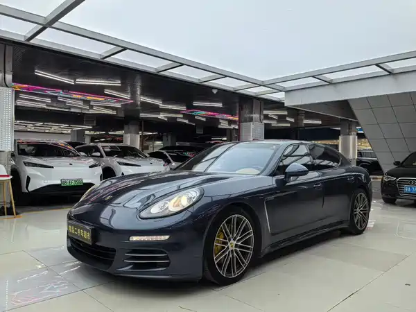 Porsche Panamera 2014