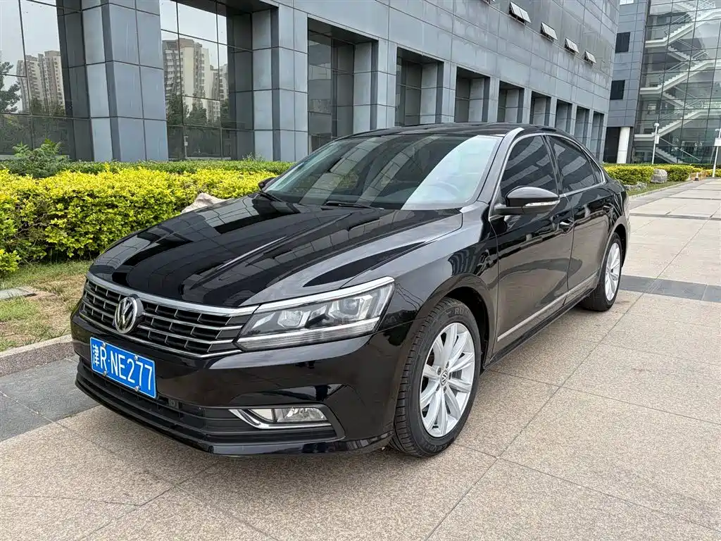 Volkswagen Passat 2018 — фото 1