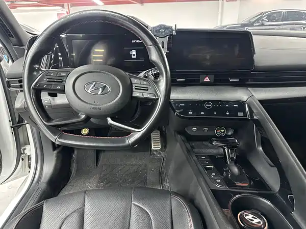 Hyundai Elantra 2021
