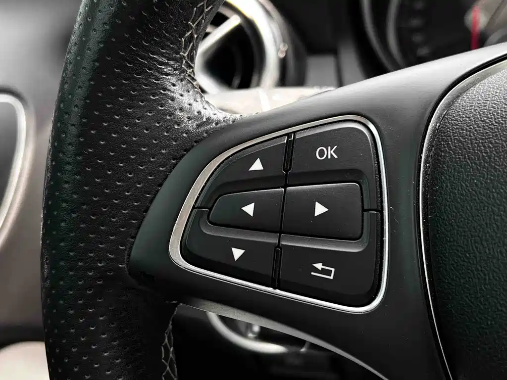 Mercedes-Benz GLA 2017 — фото 17
