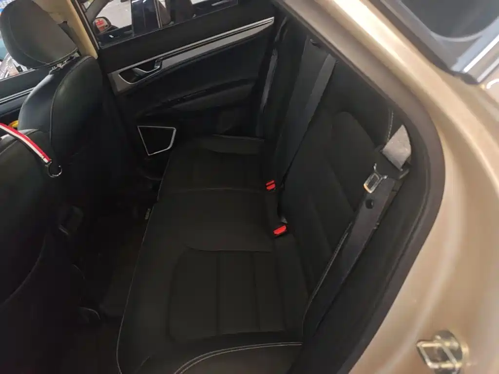 Geely Emgrand GS 2019 — фото 17
