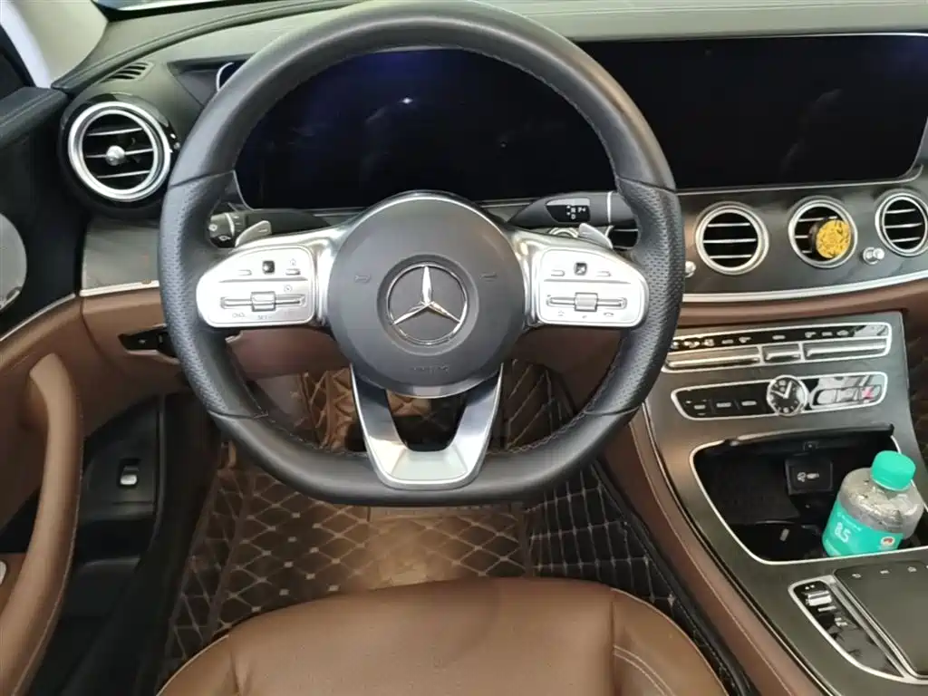 Mercedes-Benz E-Class 2019 — фото 11