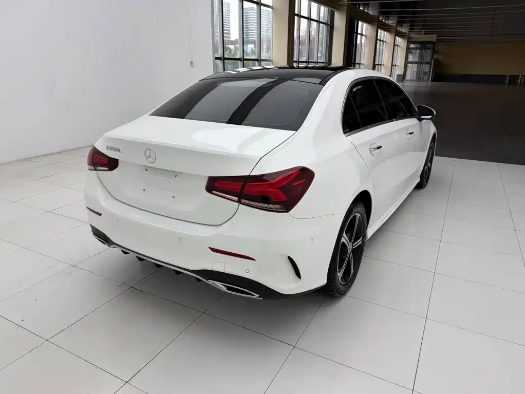 Mercedes-Benz A-Class 2022 — фото 9