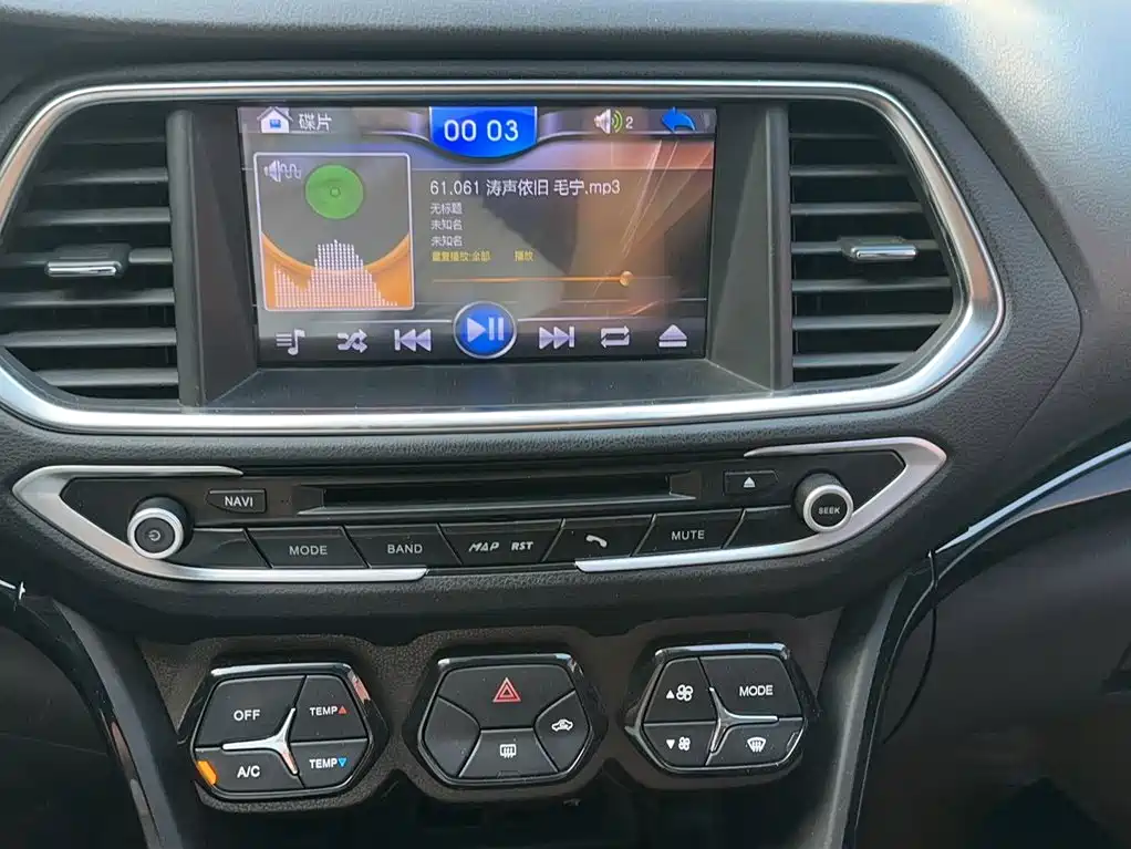 GAC Trumpchi GS4 2016 — фото 8