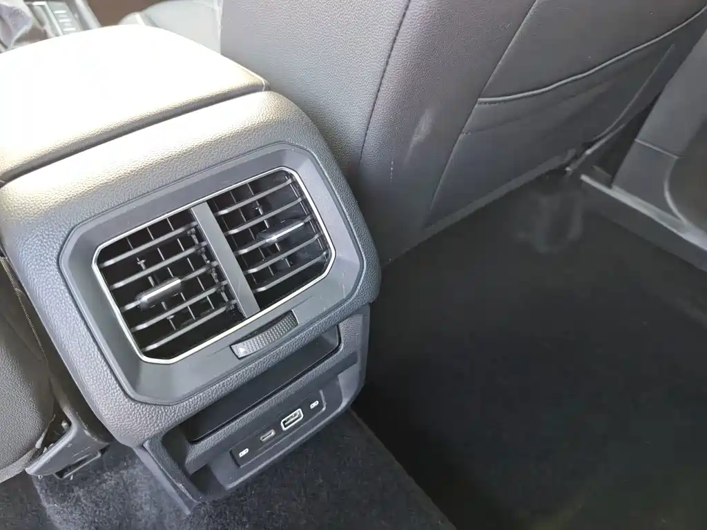 Volkswagen Tiguan L 2023 — фото 19