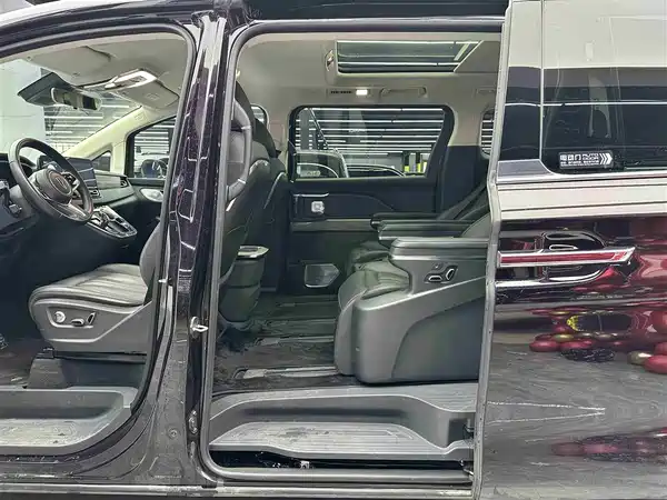 Hongqi HQ9 PHEV 2024