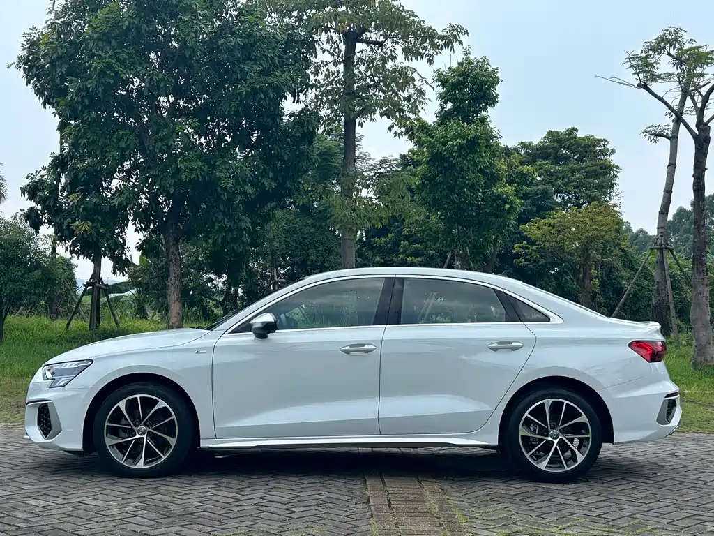 Audi A3 2022 — фото 8